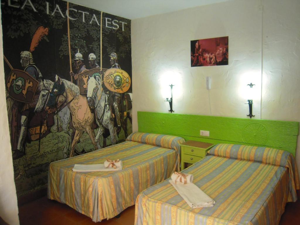 Hostal Tematico El Cid Fuengirola Room photo